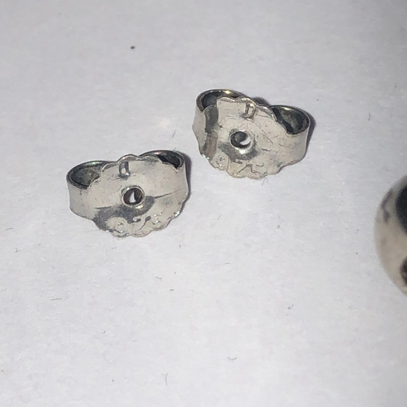 Pranda Designs 925 Heart Shaped Sterling Silver Earrings with Blue Gemstone - Picture 5 of 8